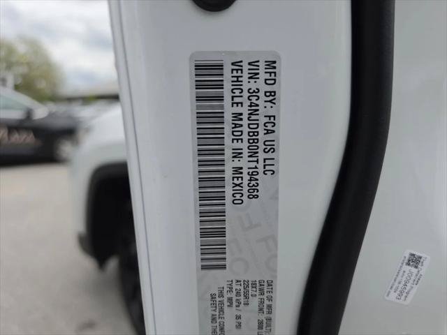 Certified 2022 Jeep Compass Latitude w/ Convenience Group AWD/4WD image 33