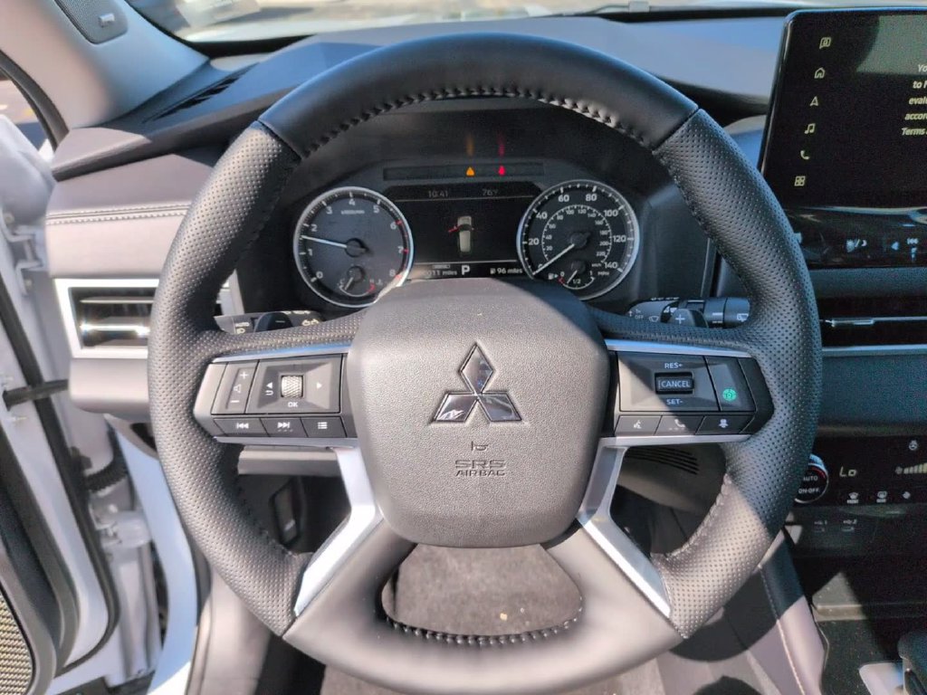 New 2026 Mitsubishi Outlander AWD image 20