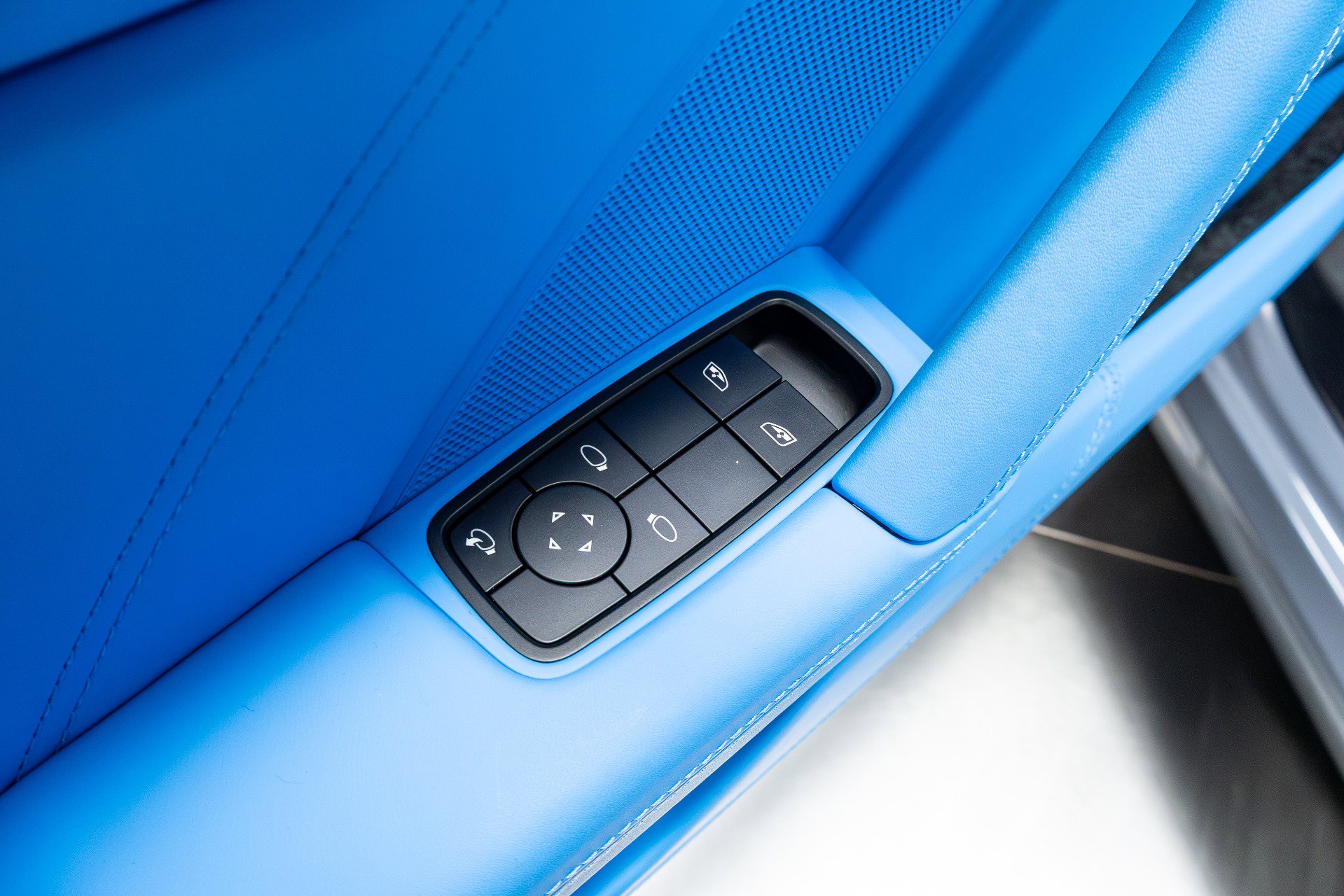 Used 2024 Porsche 911 Carrera image 62