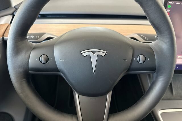 Used 2024 Tesla Model Y Long Range AWD/4WD image 23