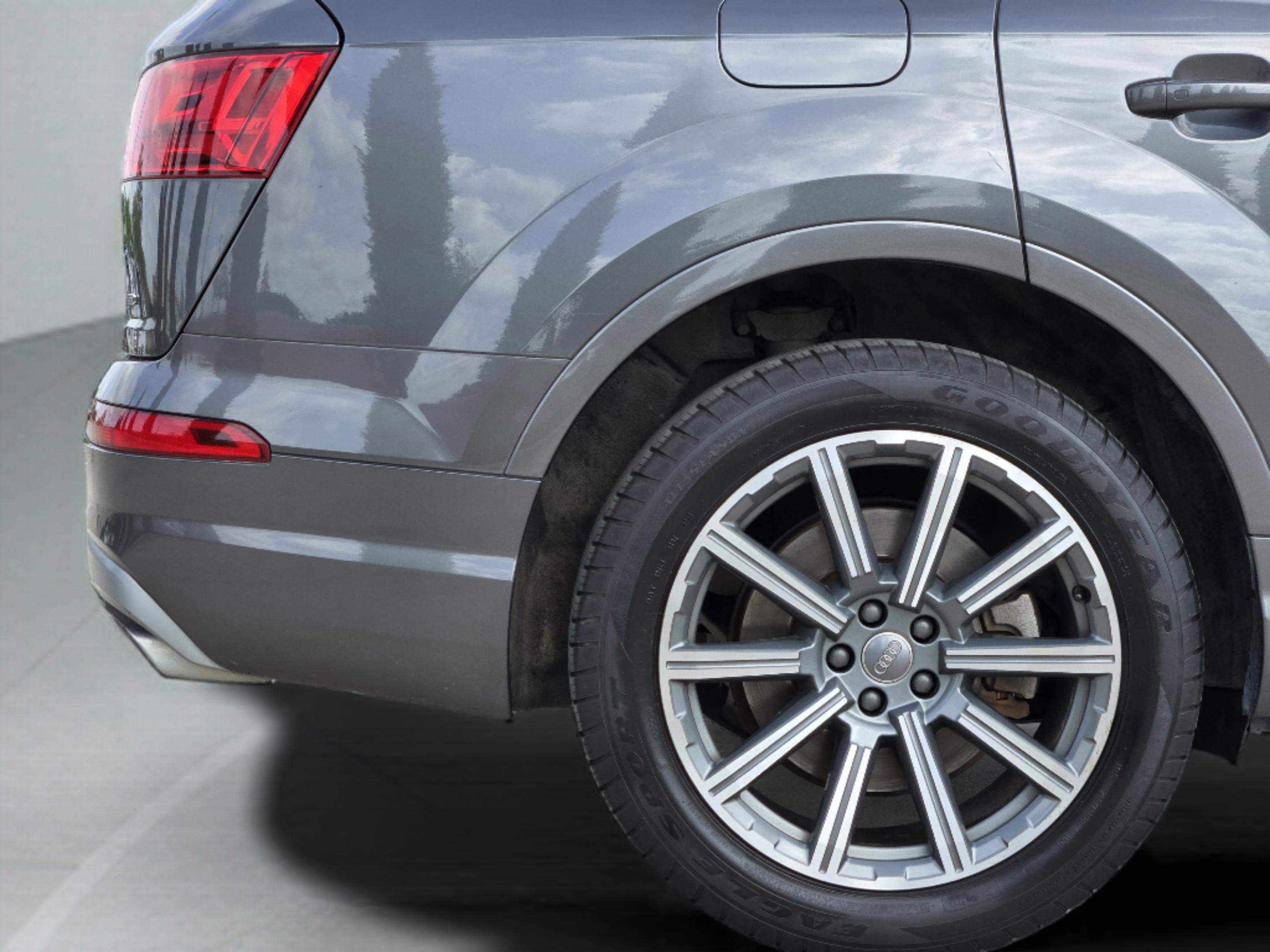 Used 2018 Audi Q7 2.0T Premium Plus image 31