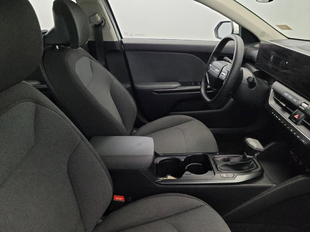 Used 2025 Kia K4 FWD image 21