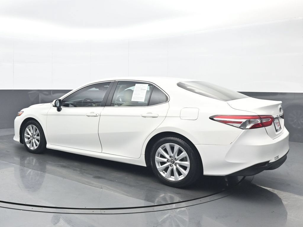 Used 2018 Toyota Camry LE FWD image 4