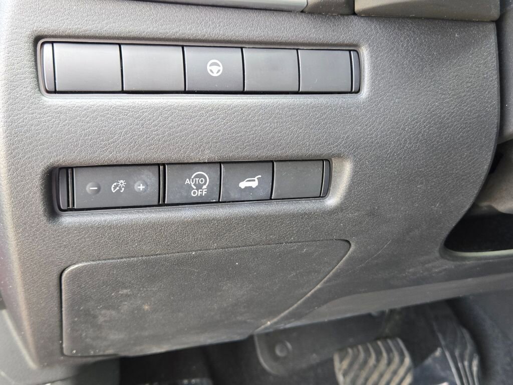 Used 2024 Nissan Rogue Platinum AWD/4WD image 27
