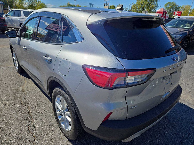 Used 2021 Ford Escape SE w/ Cold Weather Package image 3