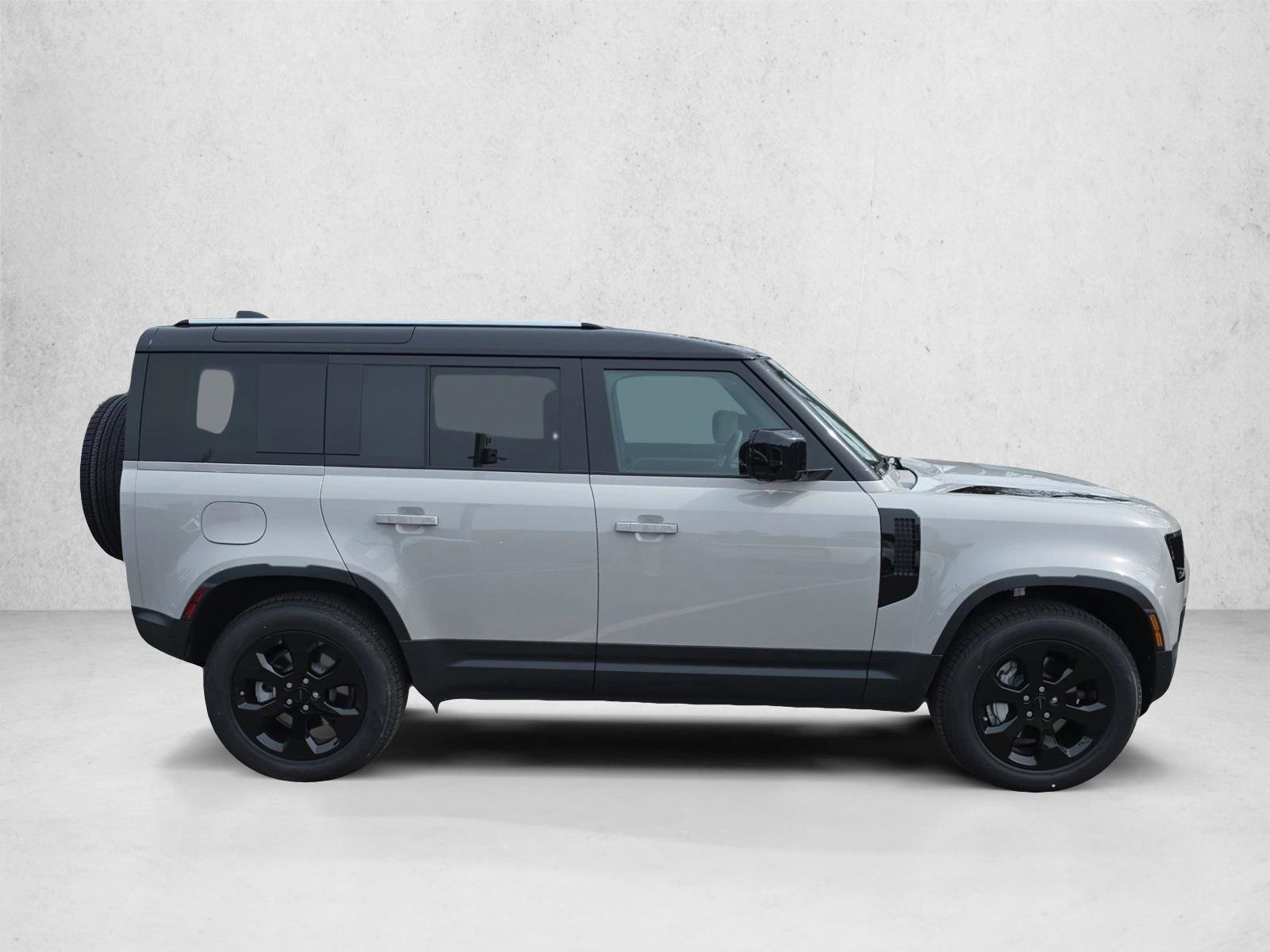 New 2026 Land Rover Defender 110 S AWD/4WD image 4