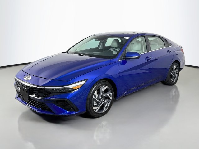 Used 2025 Hyundai Elantra Limited FWD image 4