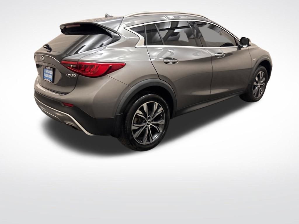 Used 2018 INFINITI QX30 Premium w/ Navigation Package AWD/4WD image 5