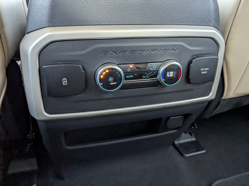 Used 2024 Ford Expedition XLT image 17