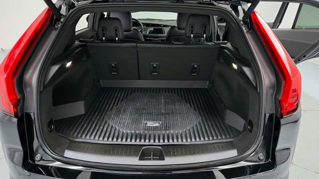 Certified 2023 Cadillac XT4 Luxury w/ Cold Weather Package image 11