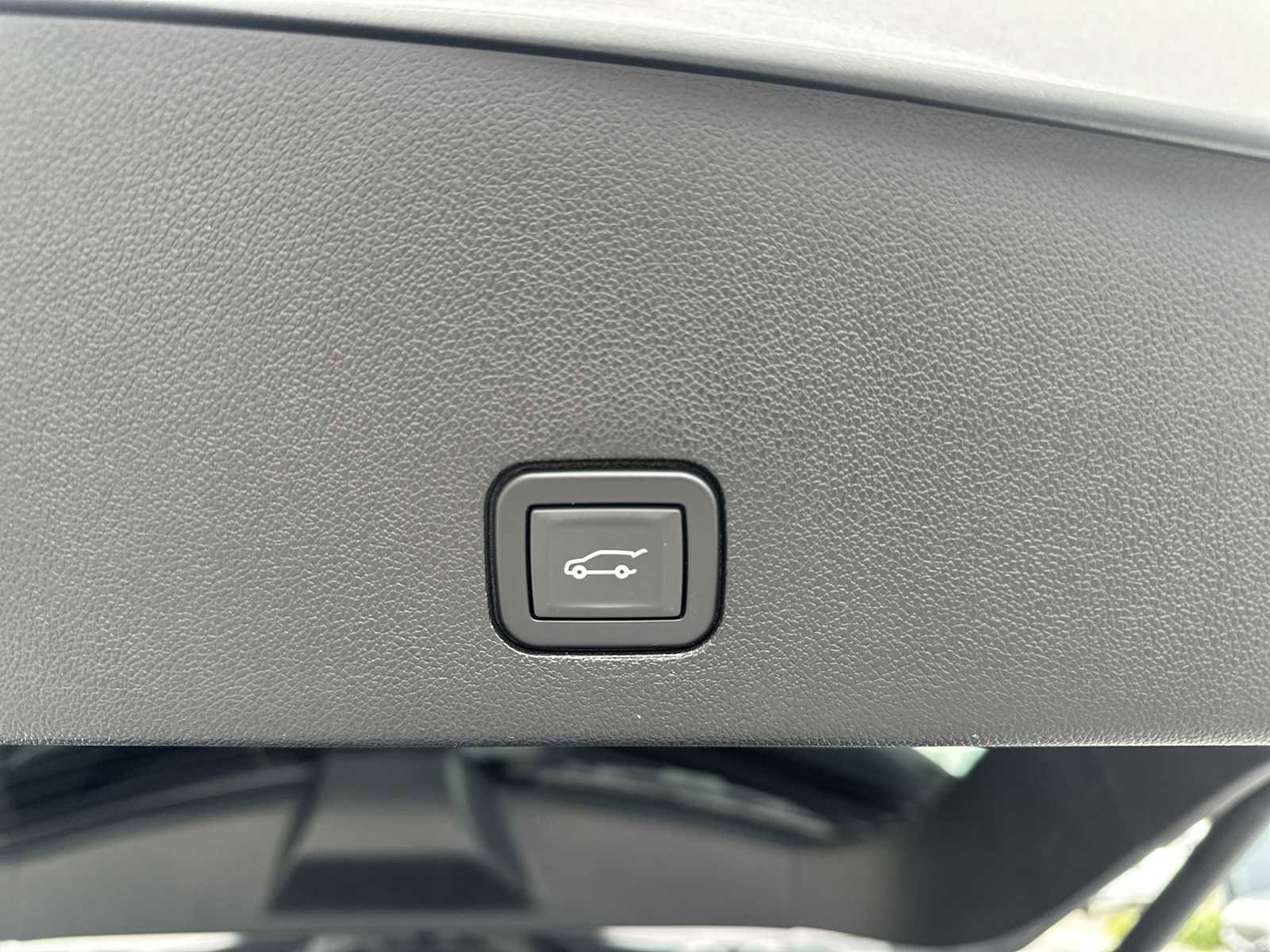 Used 2020 Cadillac XT6 Premium Luxury image 32