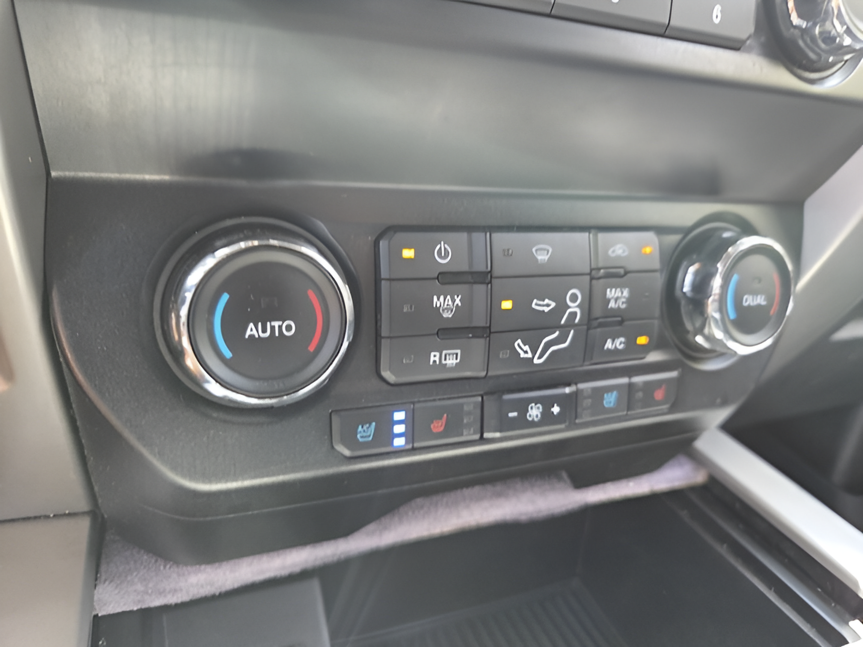 Used 2019 Ford F350 Lariat w/ Lariat Value Package AWD/4WD image 20