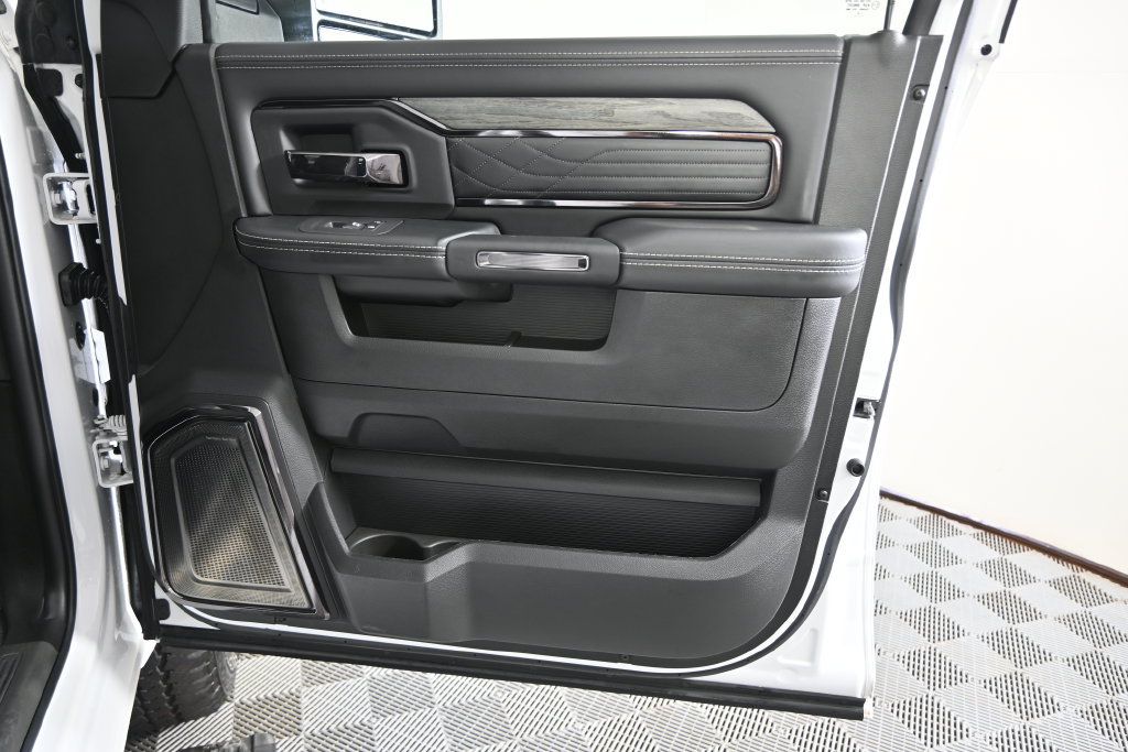 Used 2025 RAM 3500 Limited AWD/4WD image 13