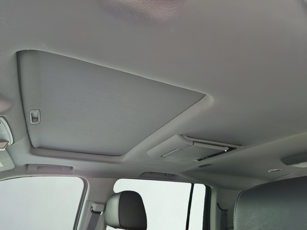 Used 2015 Chevrolet Suburban LTZ AWD/4WD image 11