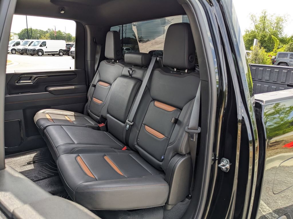 Used 2025 GMC Sierra 2500 AT4 image 42