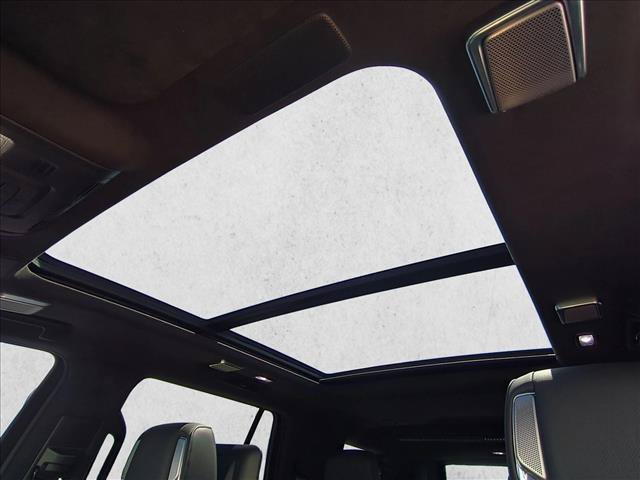 Certified 2023 Cadillac Escalade Sport Platinum w/ LPO, ONYX Package AWD/4WD image 16