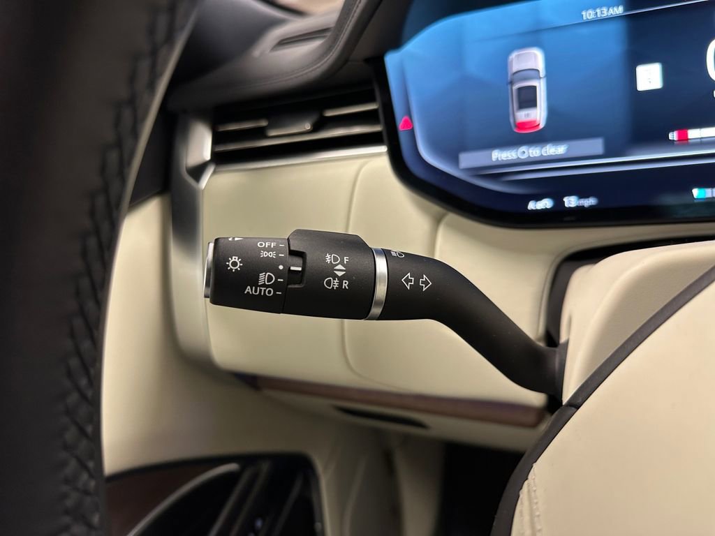 Used 2023 Land Rover Range Rover SE image 19