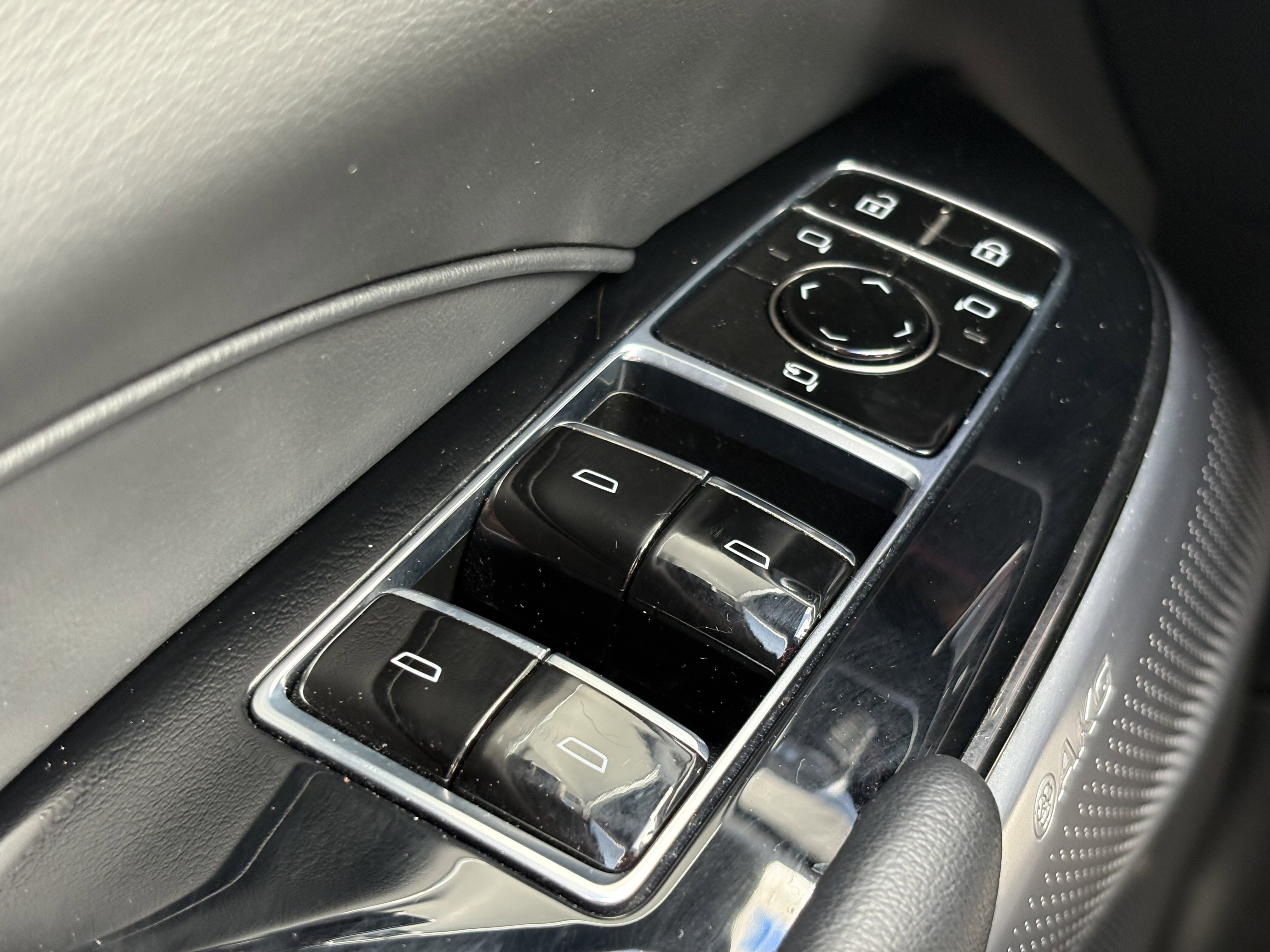 Used 2024 Cadillac Lyriq Luxury w/ LPO, Floor Liner Package image 35