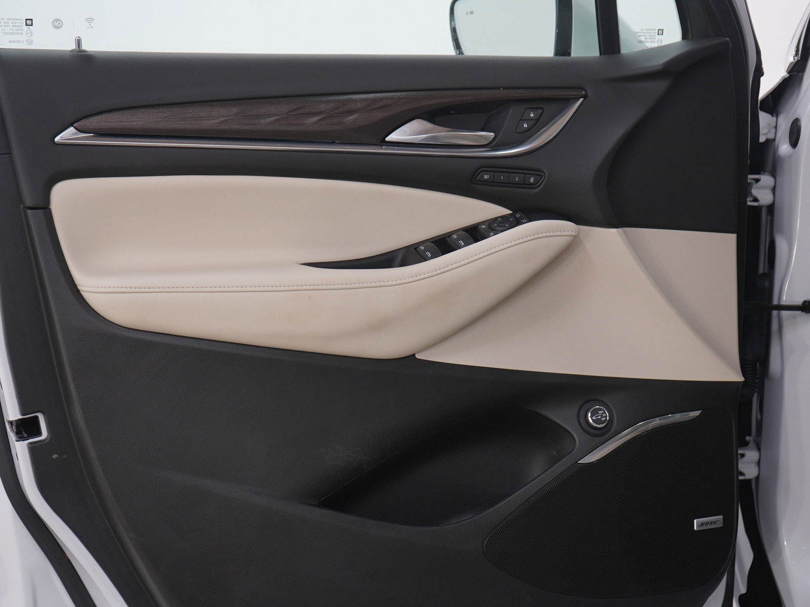 Used 2024 Buick Enclave Avenir w/ Avenir Technology Package image 22