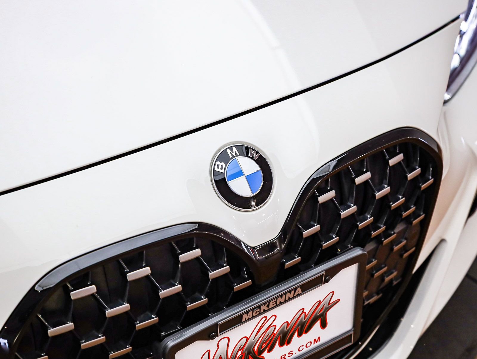Used 2024 BMW 430i Coupe w/ M Sport Package RWD image 9