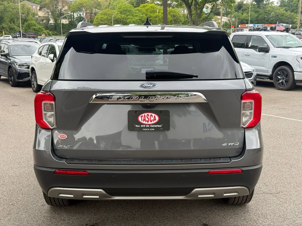 Used 2022 Ford Explorer XLT w/ Equipment Group 202A AWD/4WD image 9