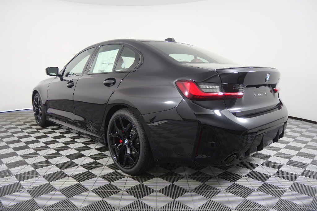 New 2026 BMW 330i Sedan w/ M Sport Package RWD image 6