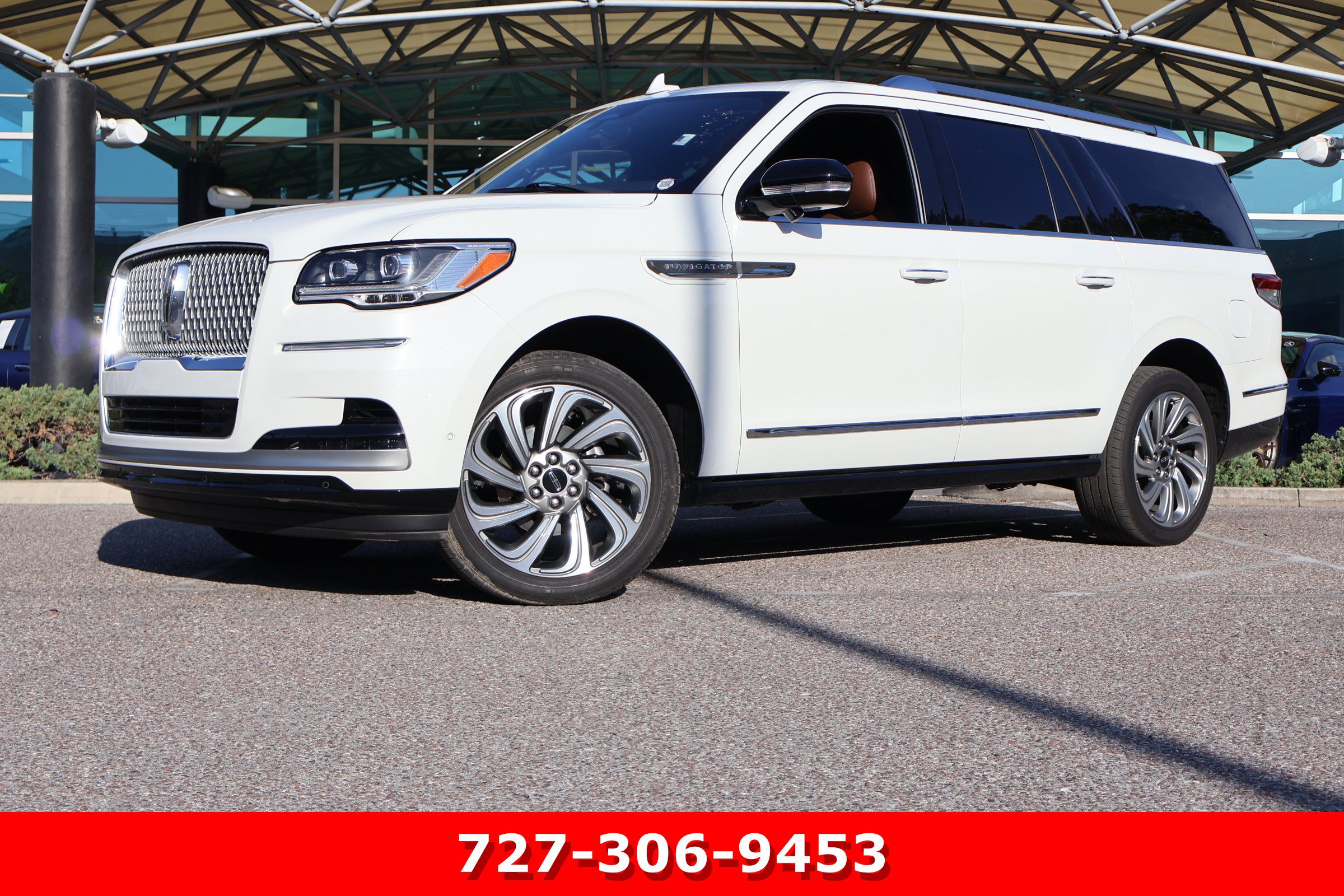 Used 2023 Lincoln Navigator L Reserve RWD image 1