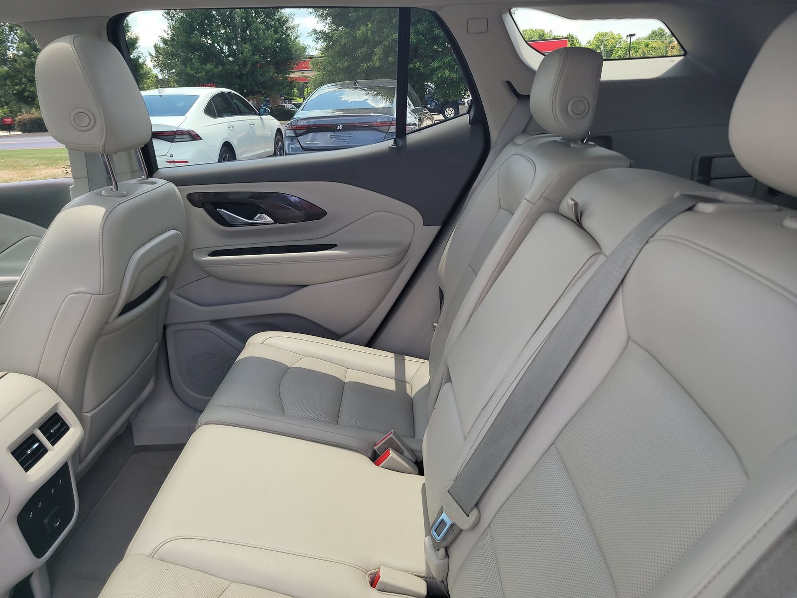 Used 2020 GMC Terrain Denali w/ Denali Premium Package FWD image 24