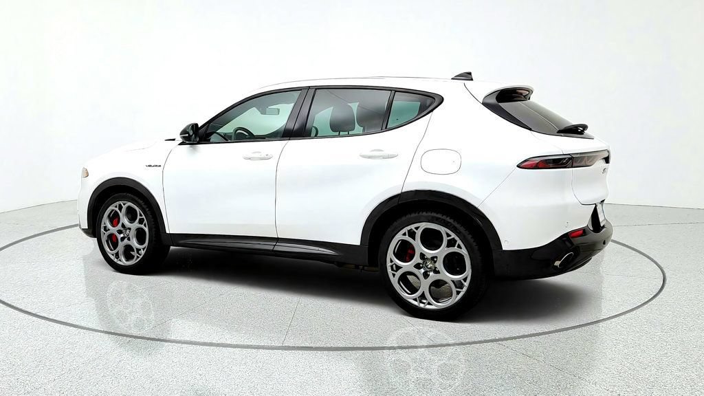 Used 2024 Alfa Romeo Tonale Veloce w/ Active Assist Package AWD/4WD image 7