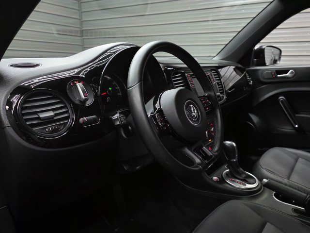 Used 2018 Volkswagen Beetle 2.0T S w/ Style & Comfort Package For S FWD image 11