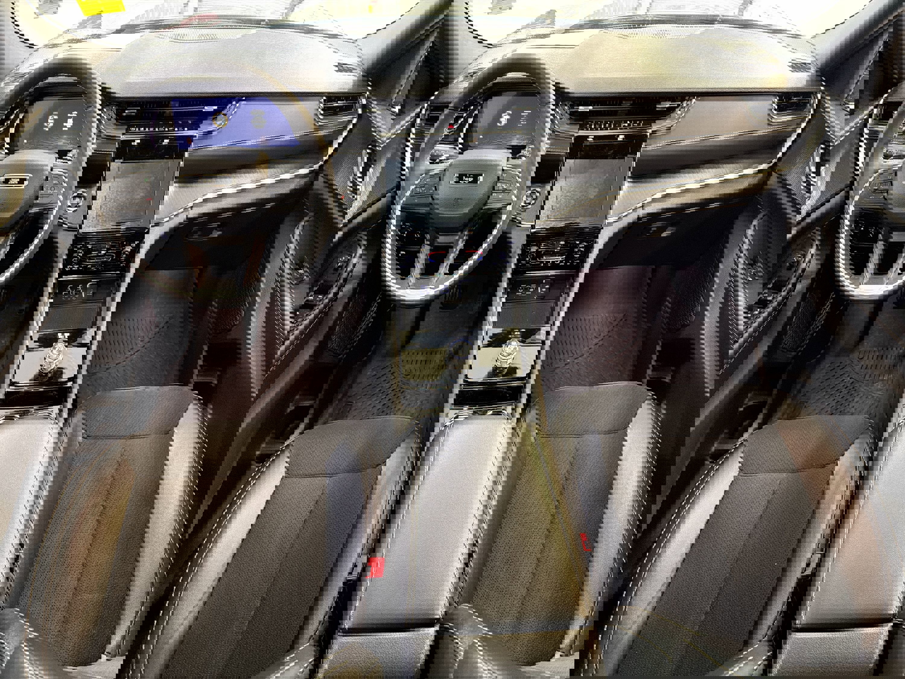 Used 2023 Jeep Grand Cherokee L Laredo image 23