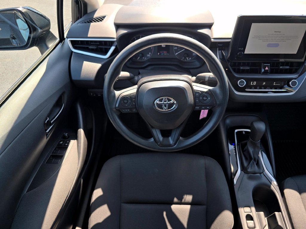 Used 2025 Toyota Corolla LE FWD image 17