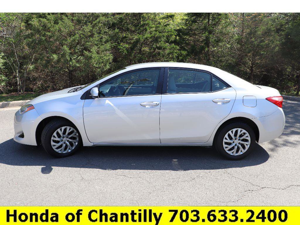 Used 2017 Toyota Corolla LE image 4
