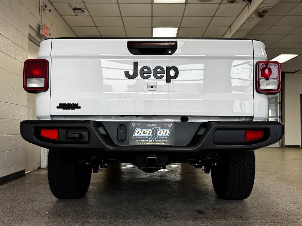 Used 2024 Jeep Gladiator Sport AWD/4WD image 5