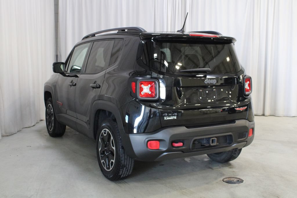Used 2016 Jeep Renegade Trailhawk w/ Premium Trailhawk Package AWD/4WD image 22