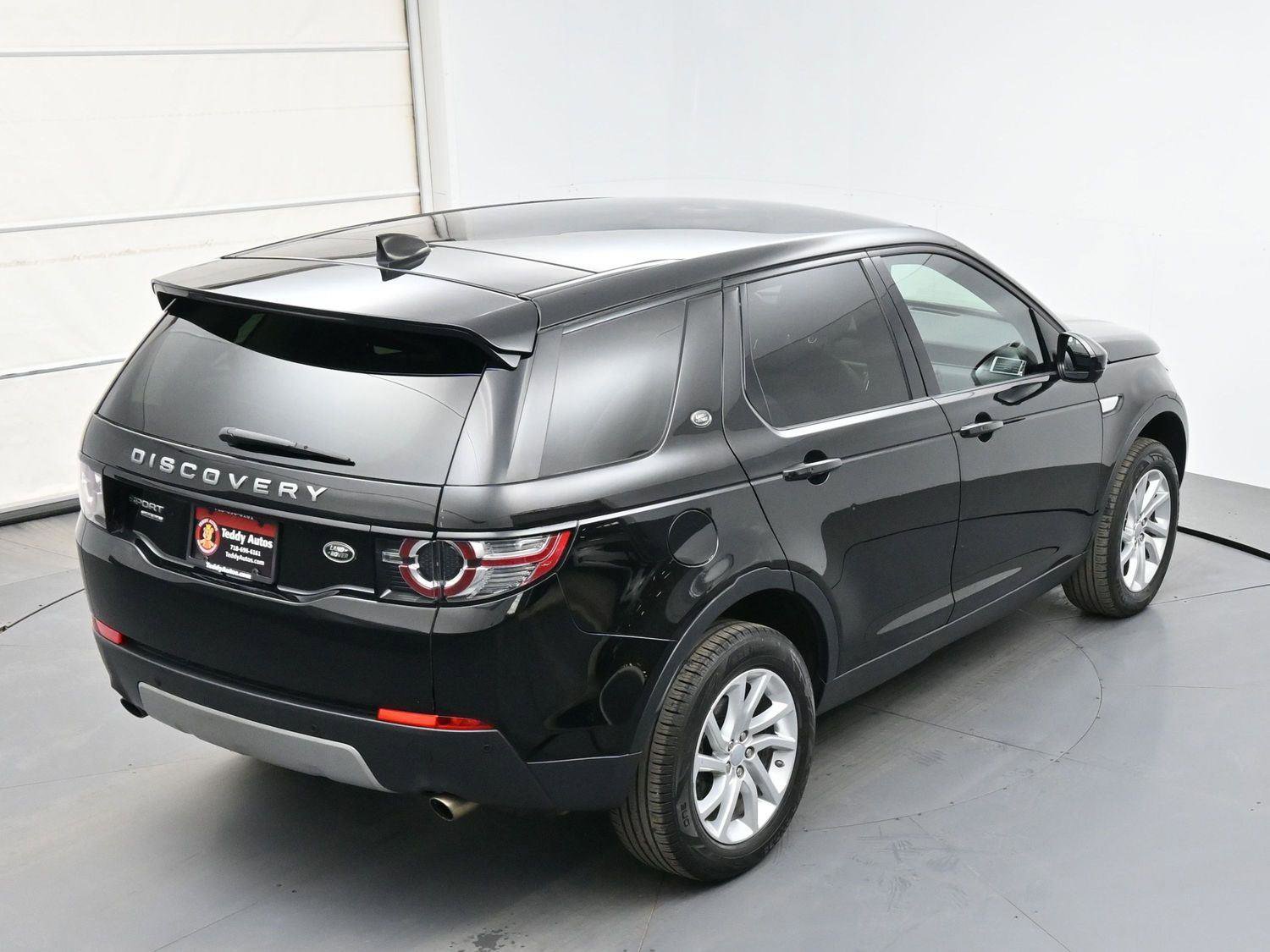 Used 2017 Land Rover Discovery Sport HSE image 36