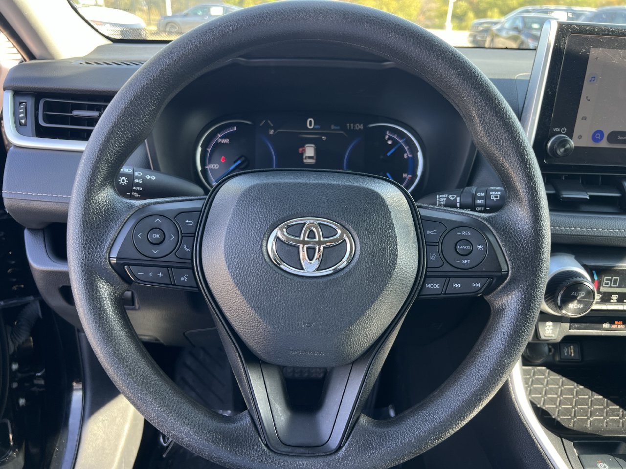 Used 2025 Toyota RAV4 XLE AWD/4WD image 11