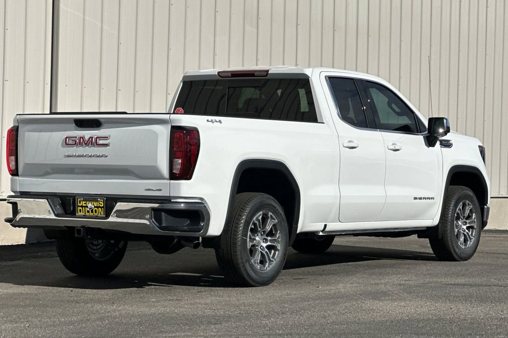Used 2025 GMC Sierra 1500 SLE w/ Preferred Package AWD/4WD image 4
