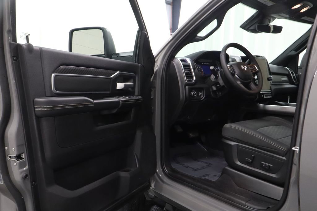New 2026 RAM 3500 Big Horn AWD/4WD image 10