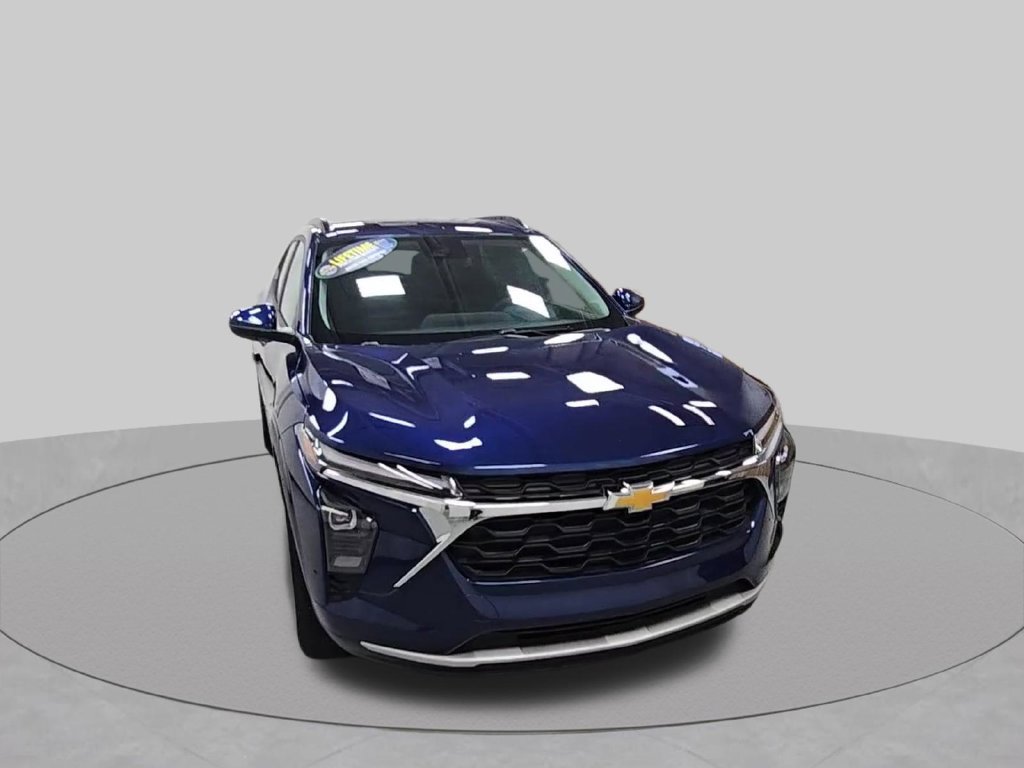 Certified 2024 Chevrolet Trax LT w/ Driver Confidence Package FWD image 3