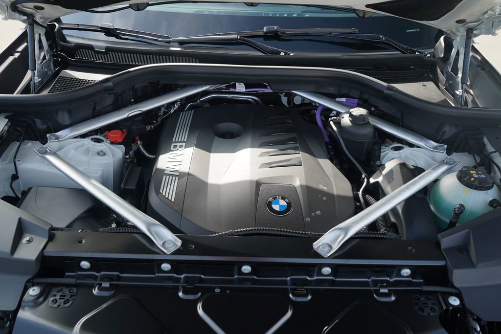 New 2026 BMW X5 xDrive40i w/ M Sport Package image 18