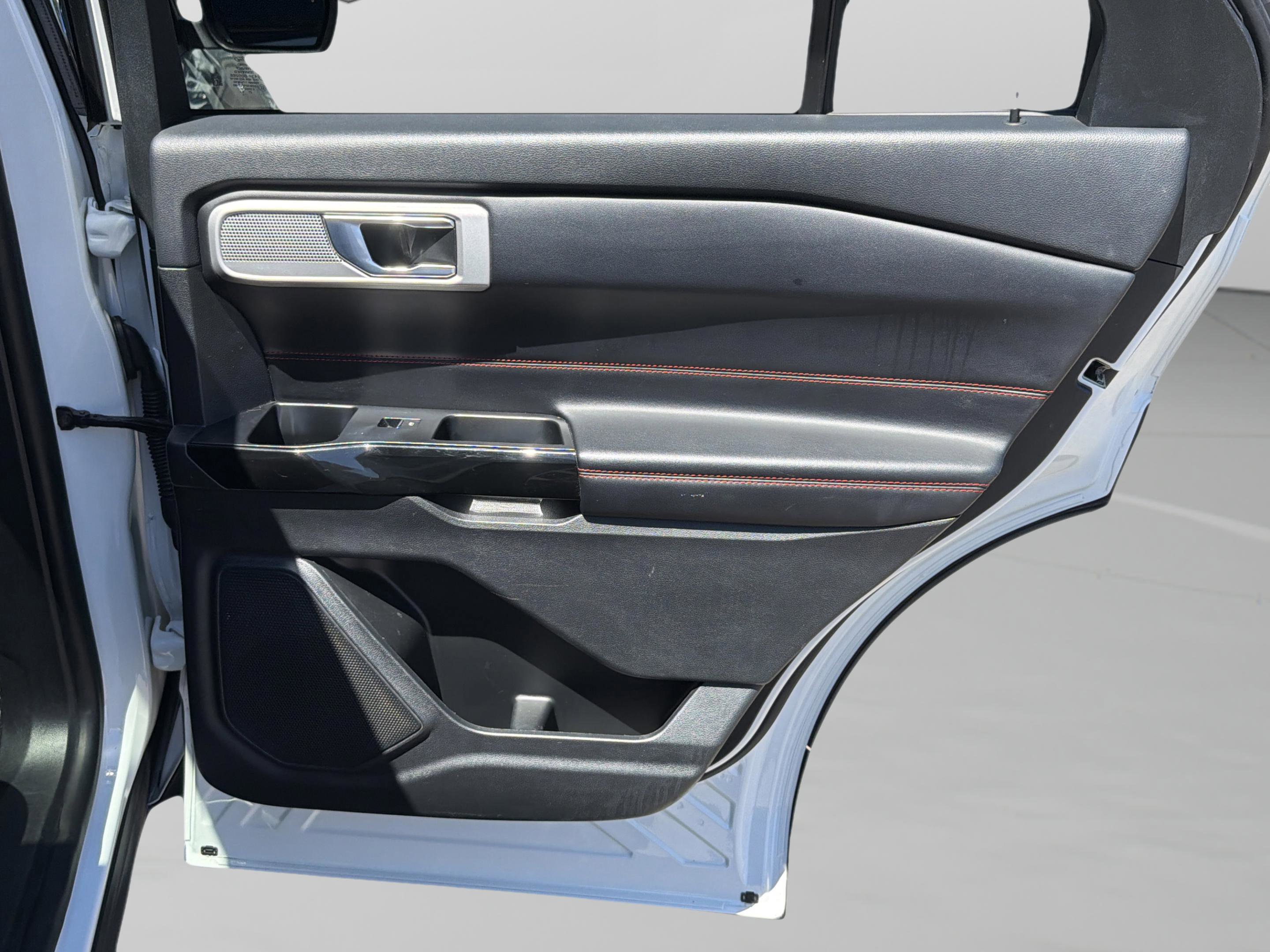 Used 2022 Ford Explorer ST-Line w/ Class IV Trailer Tow Package image 38