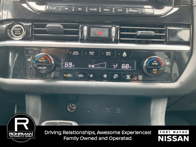 Used 2024 Nissan Pathfinder SL AWD/4WD image 18