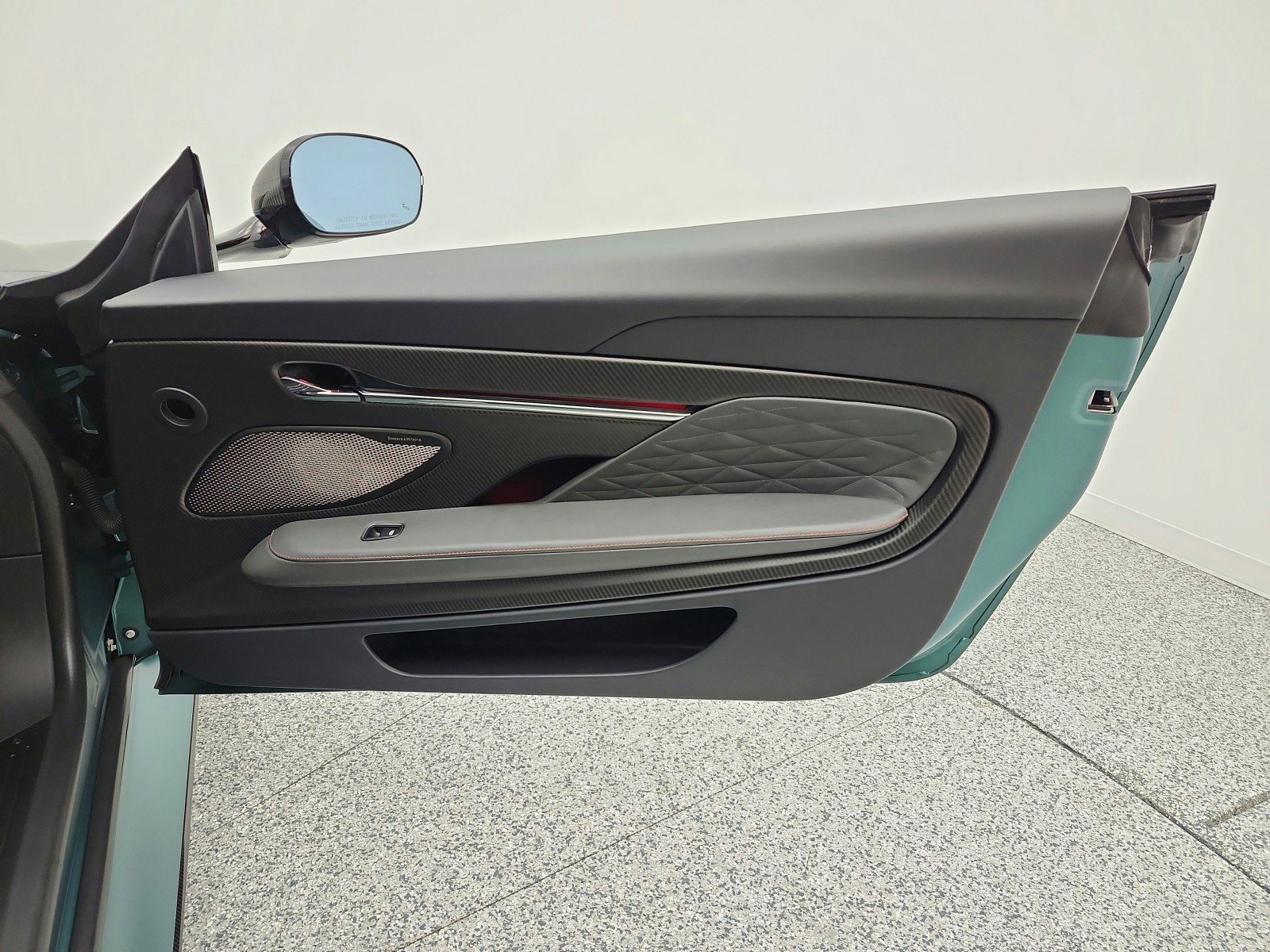 Used 2024 Aston Martin DB12 Coupe RWD image 19