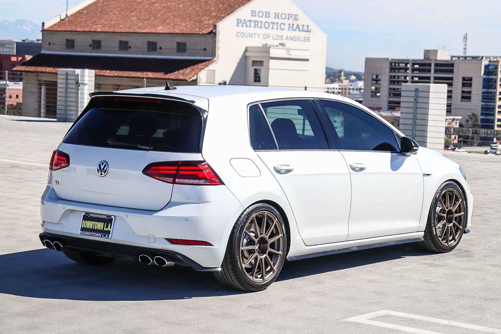 Used 2019 Volkswagen Golf R 4-Door image 4