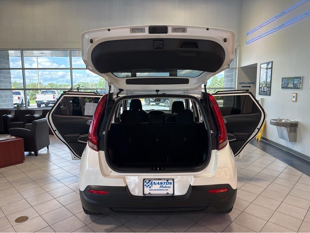 Used 2021 Kia Soul LX FWD image 13