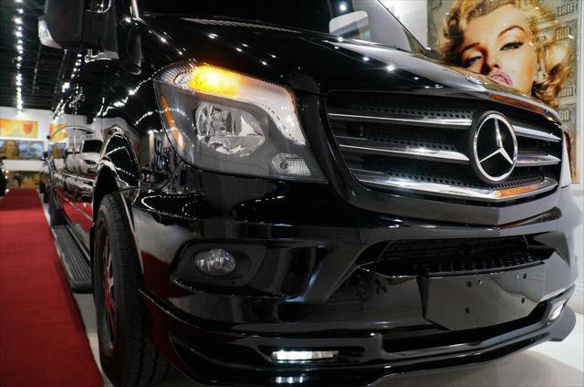 Used 2015 Mercedes-Benz Sprinter 2500 image 3