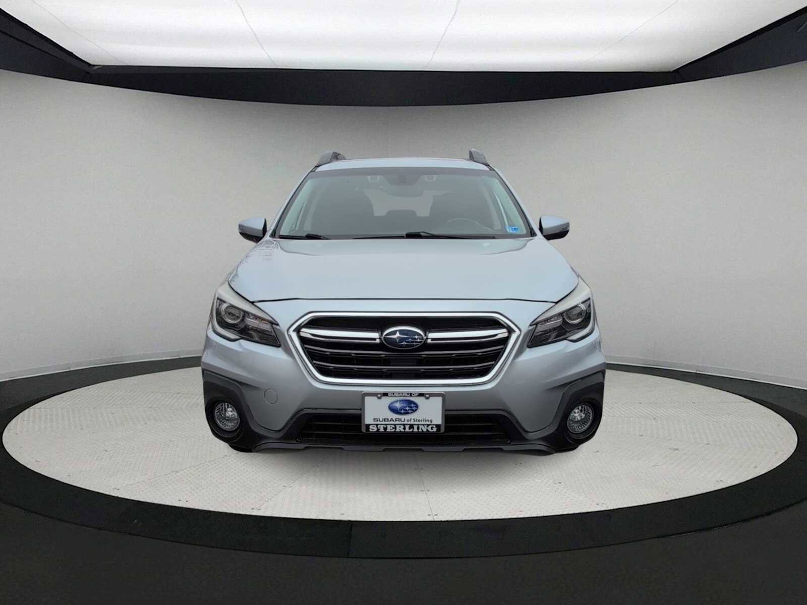 Used 2018 Subaru Outback 2.5i Limited image 3