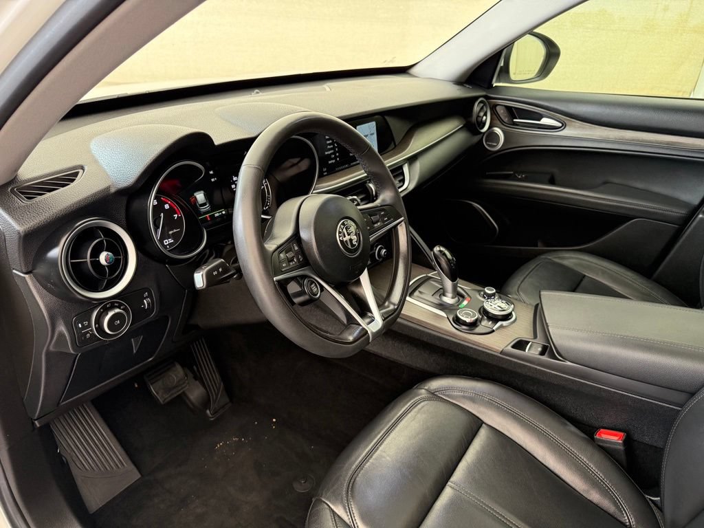 Used 2018 Alfa Romeo Stelvio Ti AWD/4WD image 24