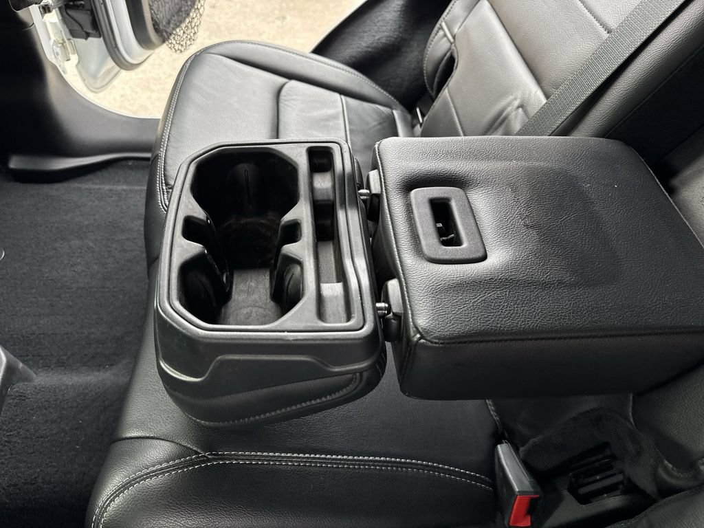 Used 2019 Jeep Wrangler Unlimited Sahara w/ Dual Top Group AWD/4WD image 38